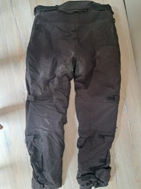 Motorbroek Maat L (met leren delen)