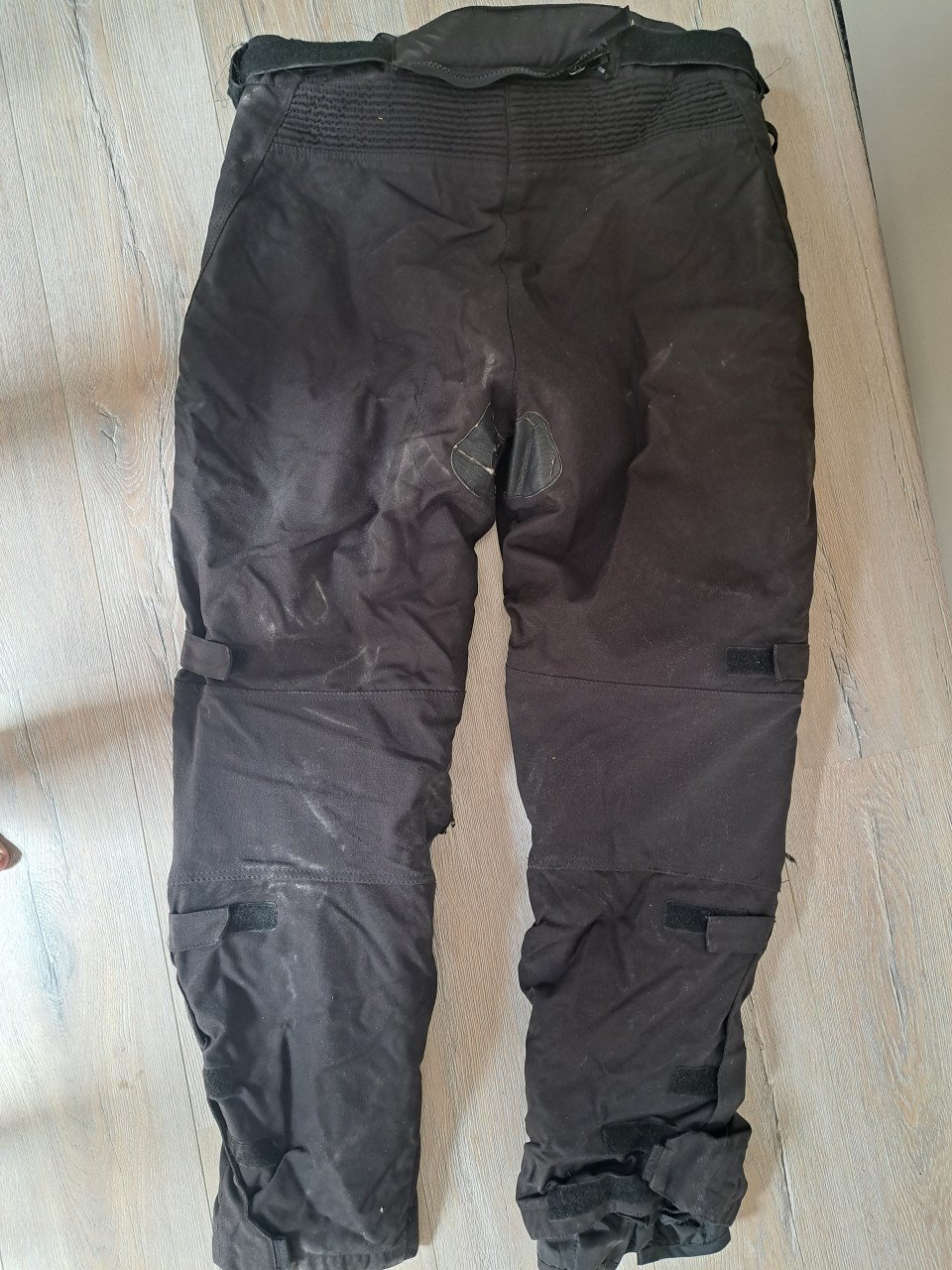 Motorbroek Maat L (met leren delen)