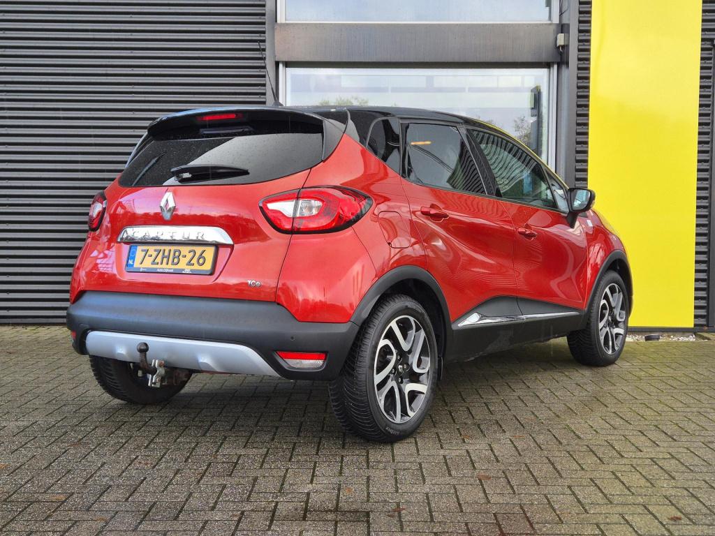 Renault Captur tce 90 helly hansen camera, trekhaak, all season banden, nav