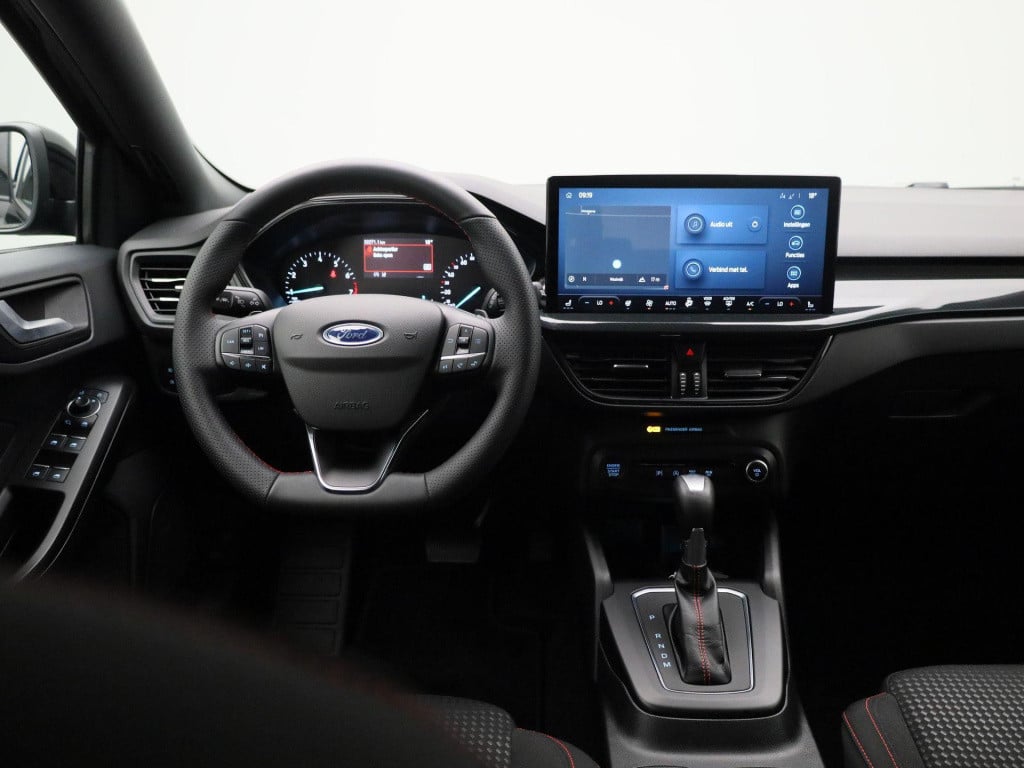 Ford Focus wagon 1.0 ecoboost hybrid st-line btw auto! | 17'' lmv | automaa
