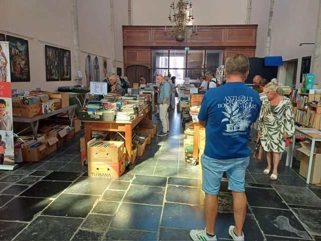 Opbrengst Boekenmarkt 2025 in de Grote Kerk van Goes