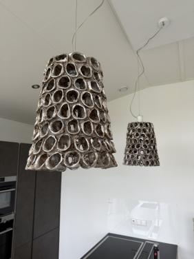 2 mooie keramische lampenkappen