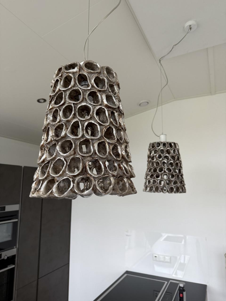 2 mooie keramische lampenkappen