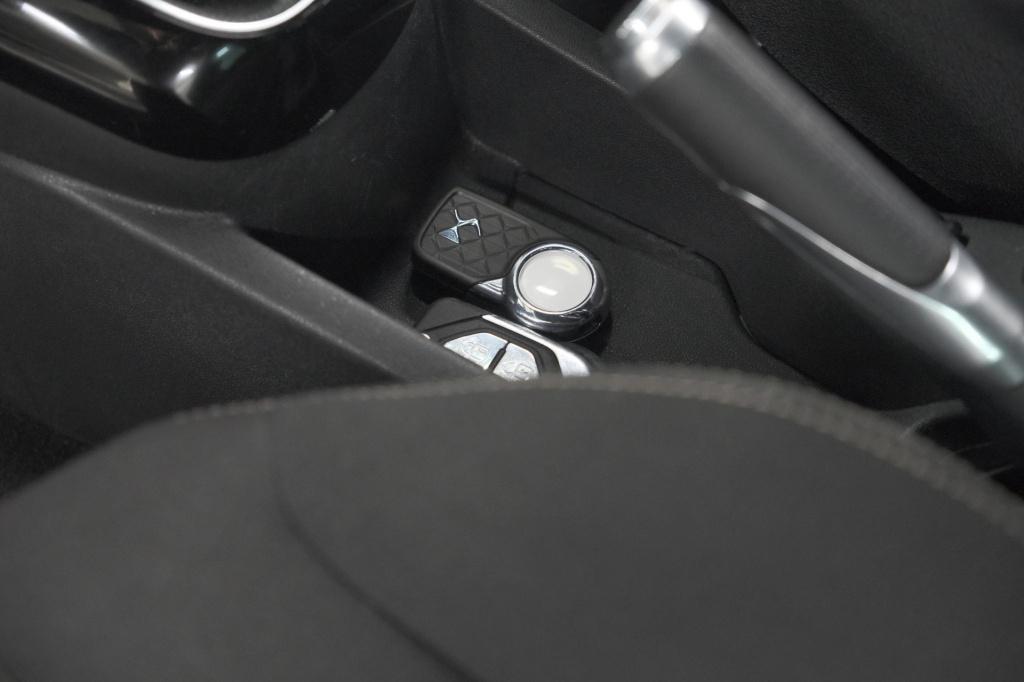 Ds Ds 3 puretech 110 so chic | camera | navigatie | parkeersensoren | clima