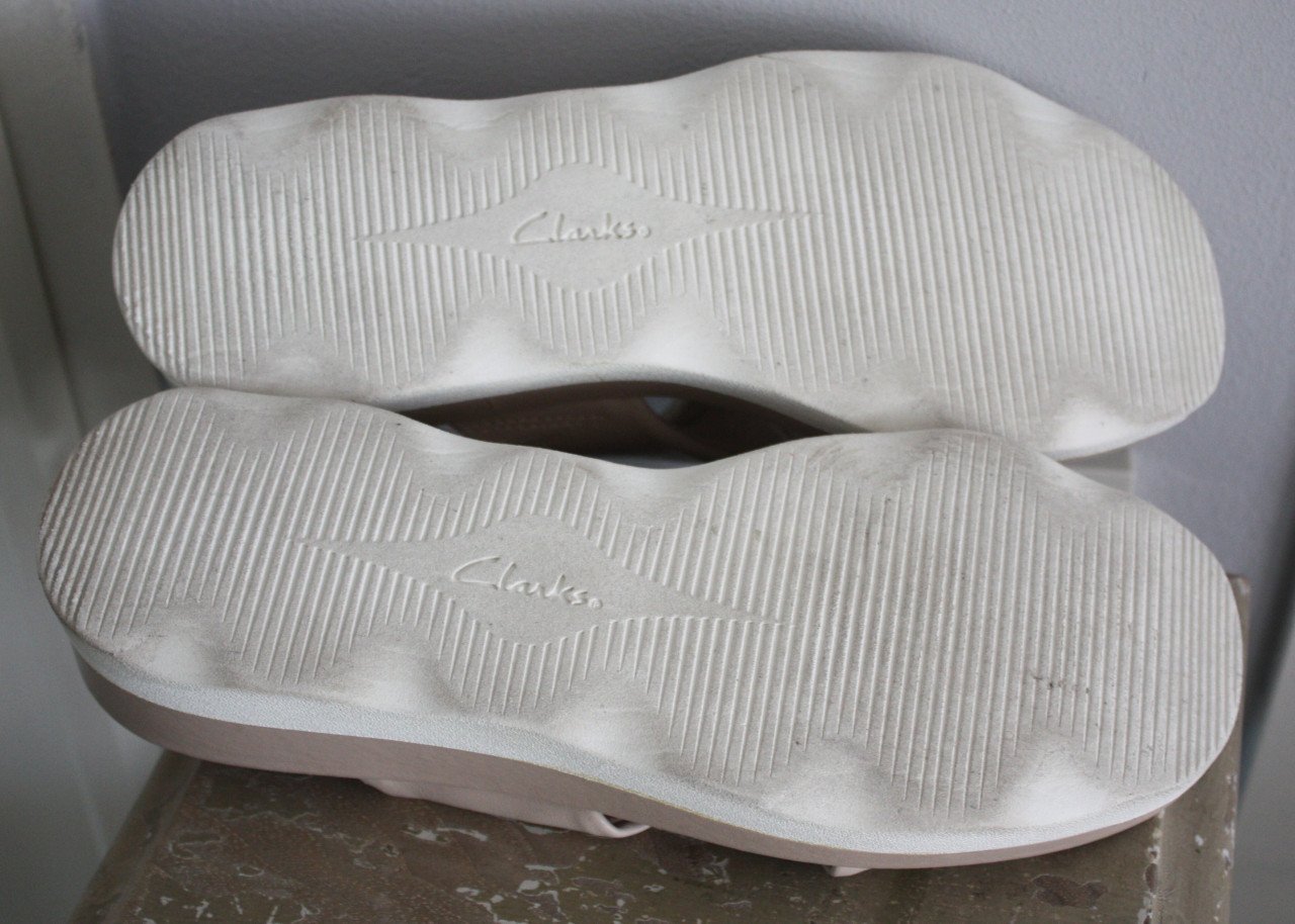 Beige sandalen maat 40