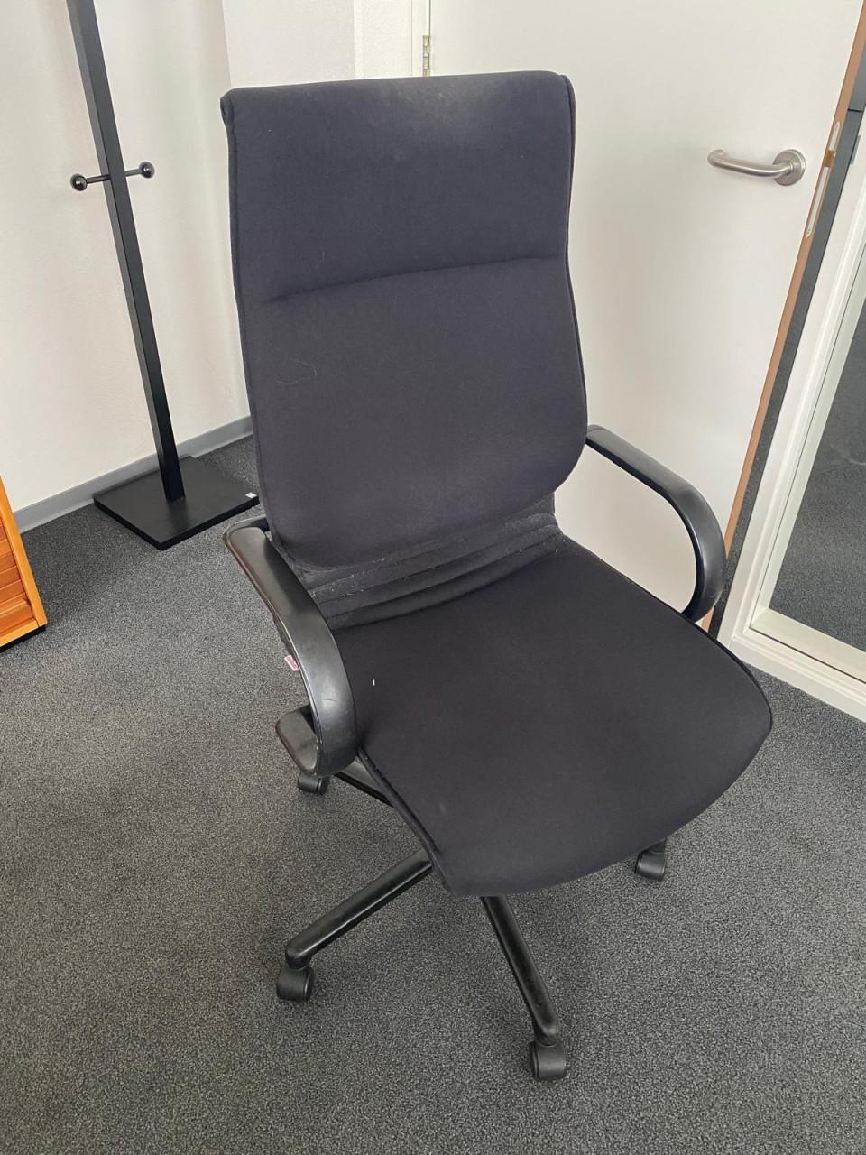 COMPLETE KANTOORINRICHTING – SPOED – OPHALEN VOOR 22-02-2026