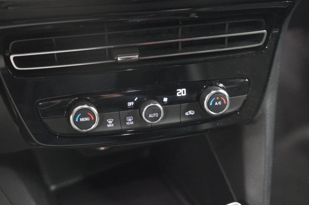 Opel Mokka turbo 130 at ultimate | camera | dodehoekdetectie | massage | ad