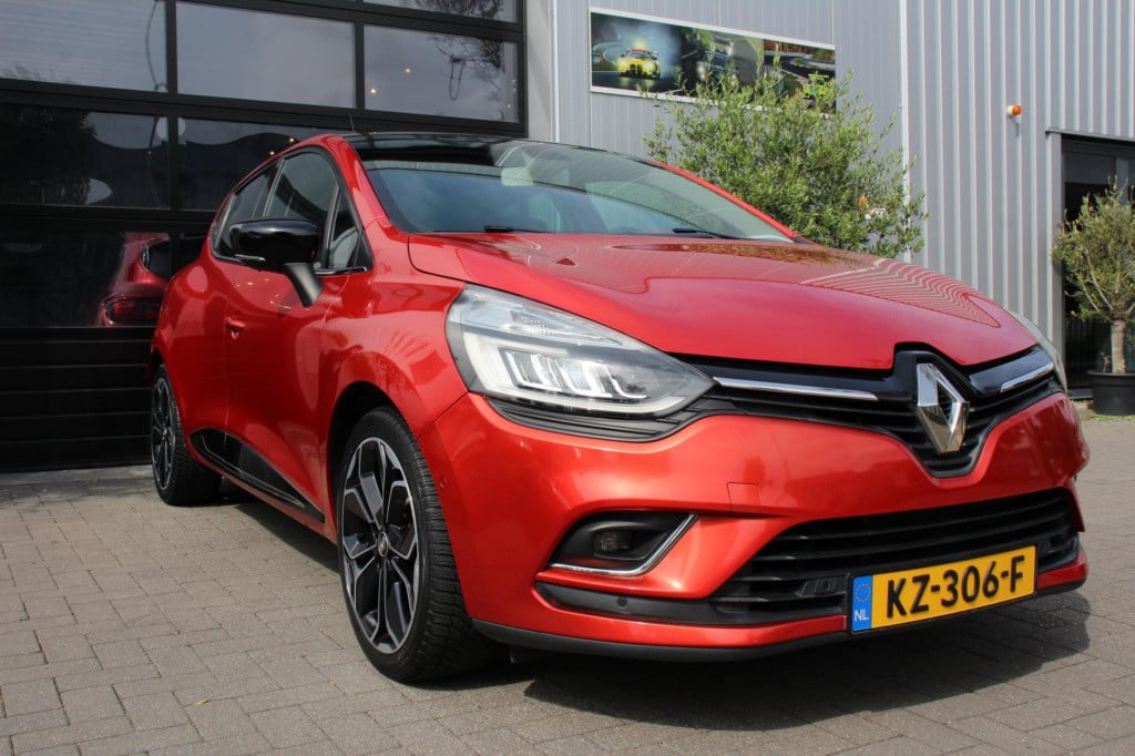 Renault Clio 1.2 tce intens - bose - leder - navi - aut inparkeren - camera