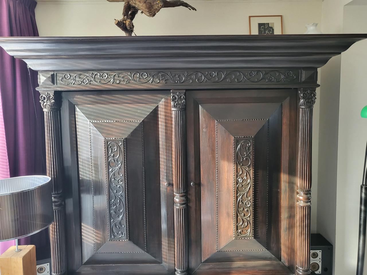 Te koop  Franse Linnenkast