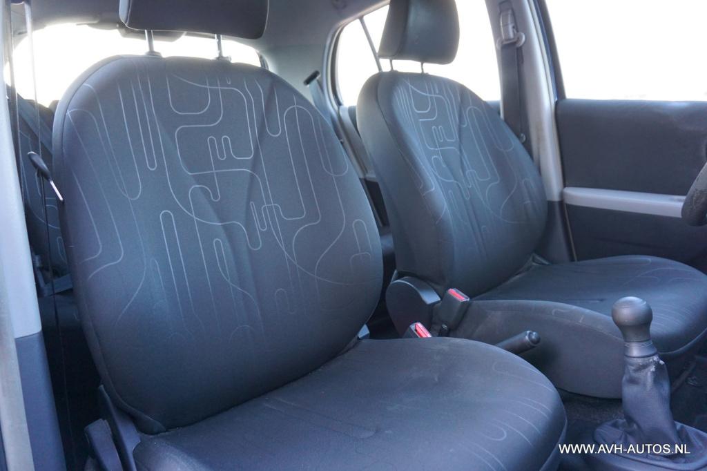 Toyota Yaris 1.0 vvti acces