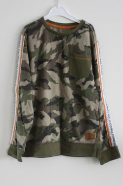 Legerprint shirt  maat 134-140