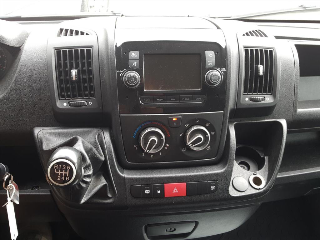 Peugeot Boxer gb 333 l2h2 bluehdi 140pk trekhaak | navigatie | cruise contr