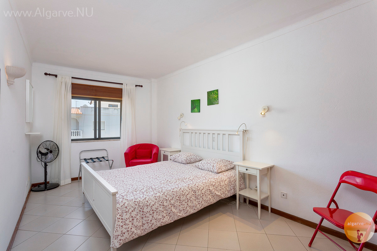 Appartement, 5 pers. in Algarve zon. 500m van strand, zwembad, gratis Wifi.