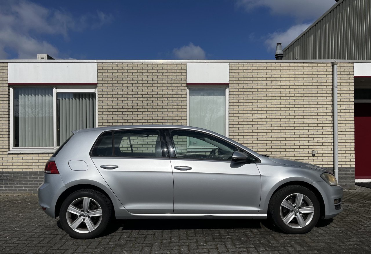 Volkswagen Golf 1.2 TSI Highline BlueMotion PARKEERHULP