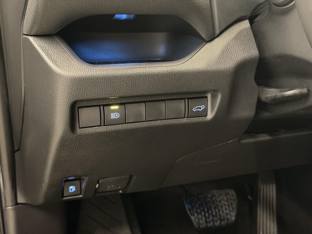 Toyota Rav4 2.5 hybrid awd bi-tone| jbl| achtr.camera| adapt.cruise