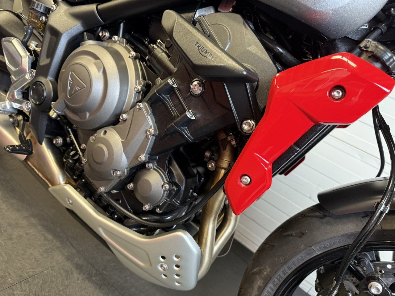 Jonge Triumph Trident 660 slechts 3200km oud!