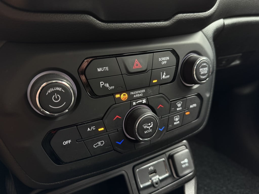 Jeep Renegade 1.0t limited // stoel en stuurverwarming // carplay //