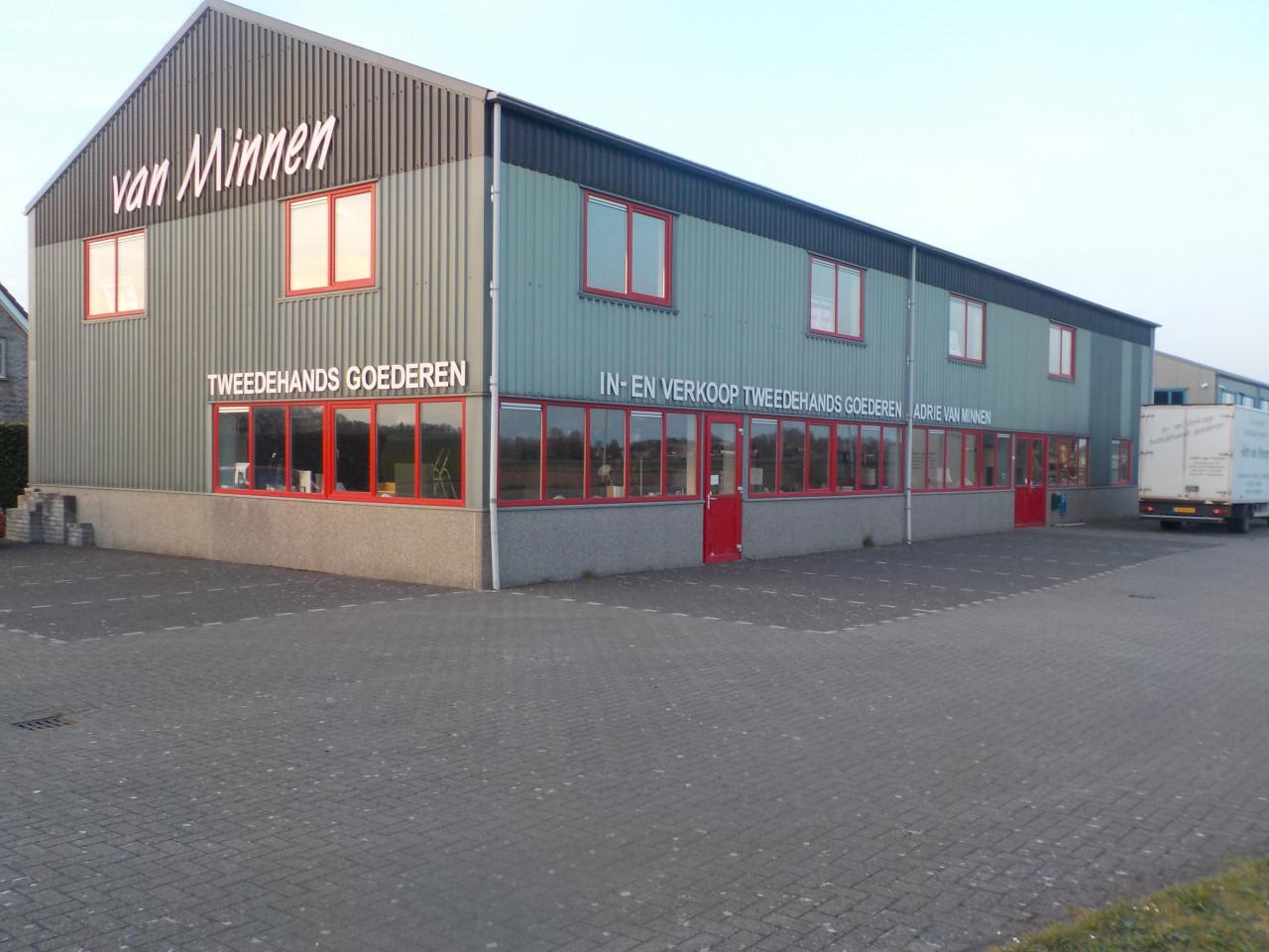 Massief grenen bank met opbergruimte in goede staat