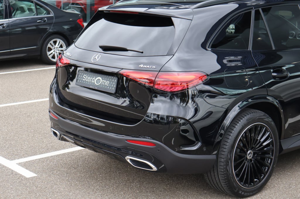 Mercedes-Benz Glc 300e 4matic edition amg line l techniek pakket l luchtver