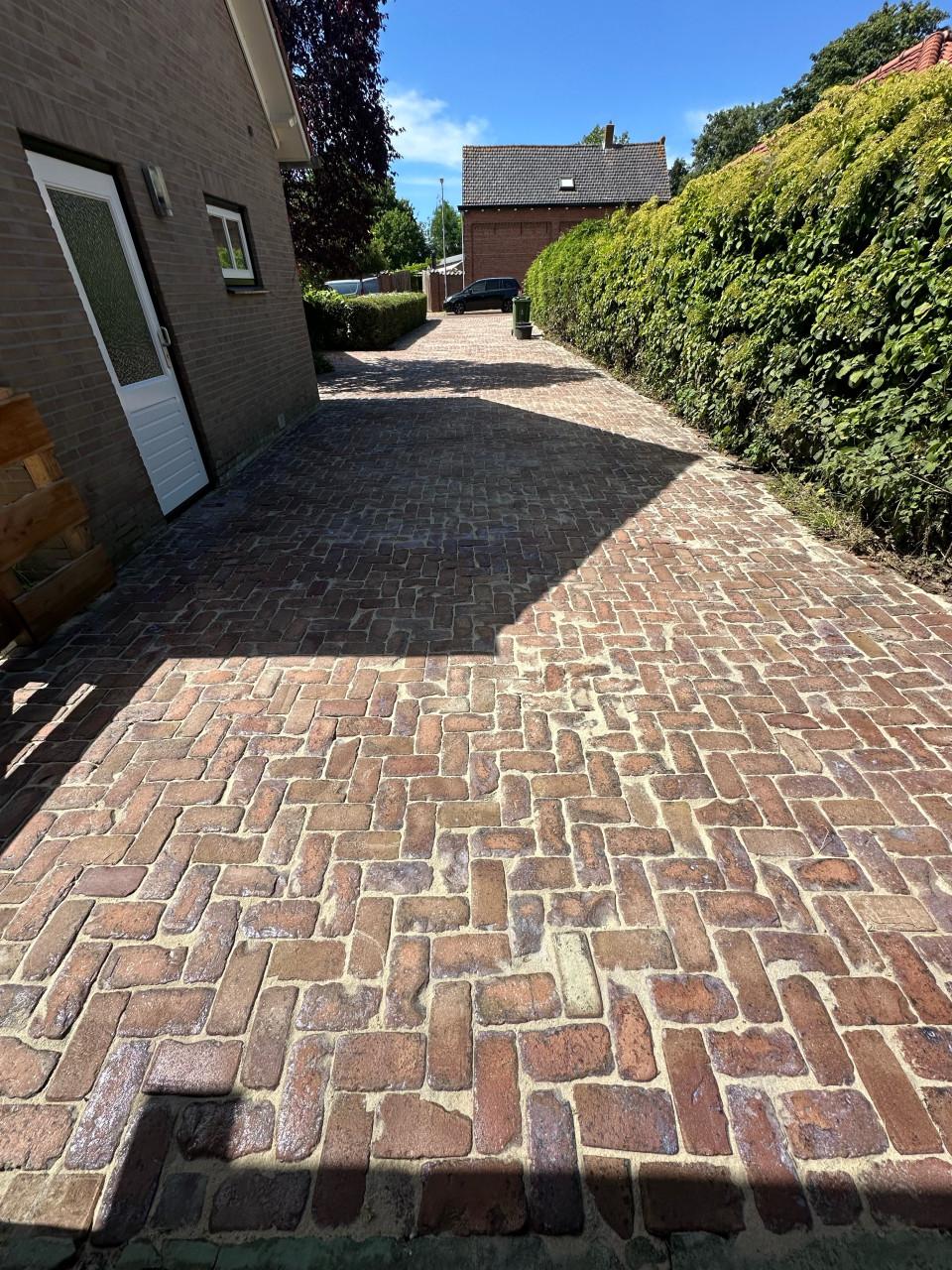 Nog deze zomer uw buitenruimte weer als nieuw? Wij staan voor u klaar!