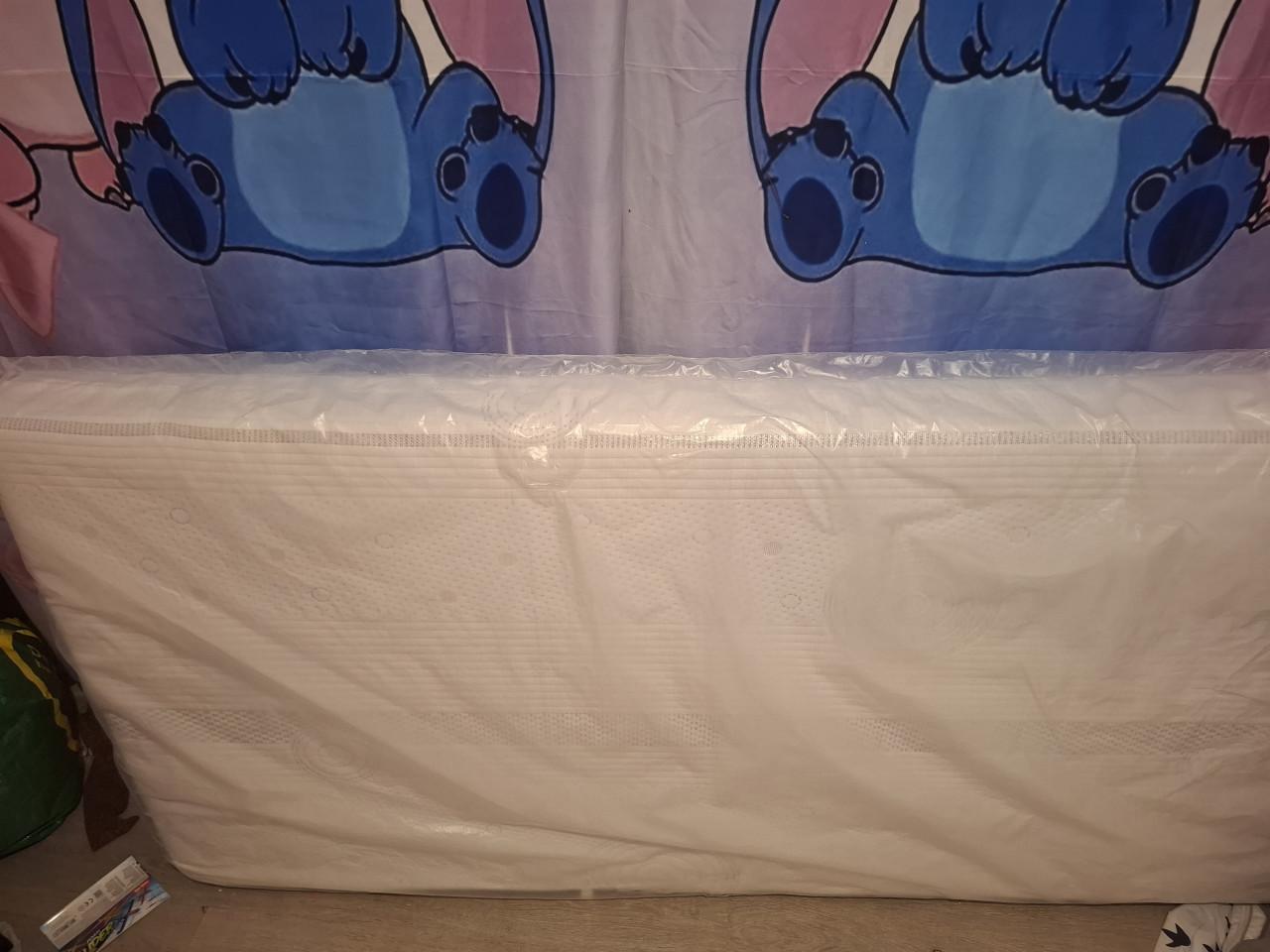 Te koop 1 personen matras nog niewe in verpakking