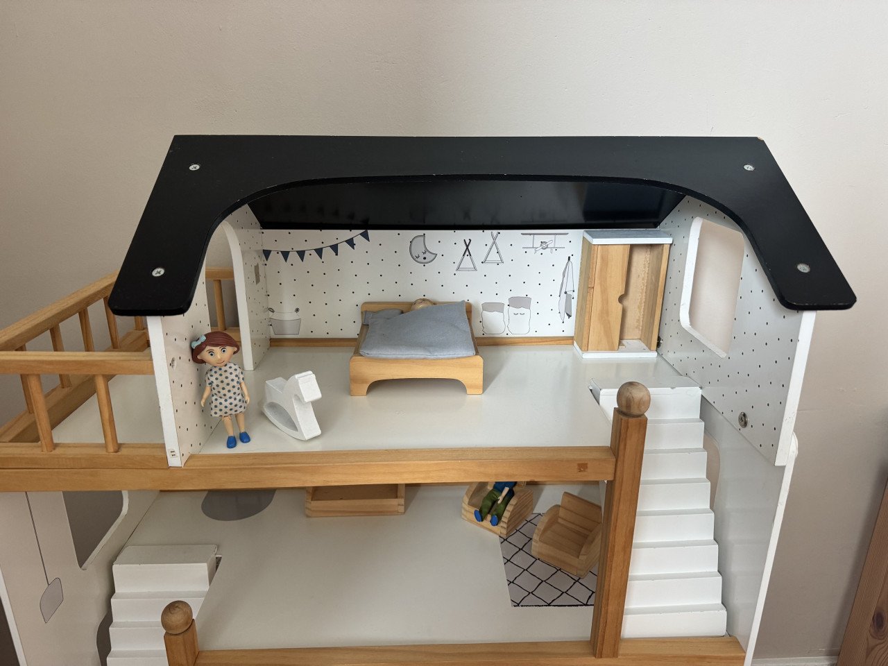 Houten poppenhuis