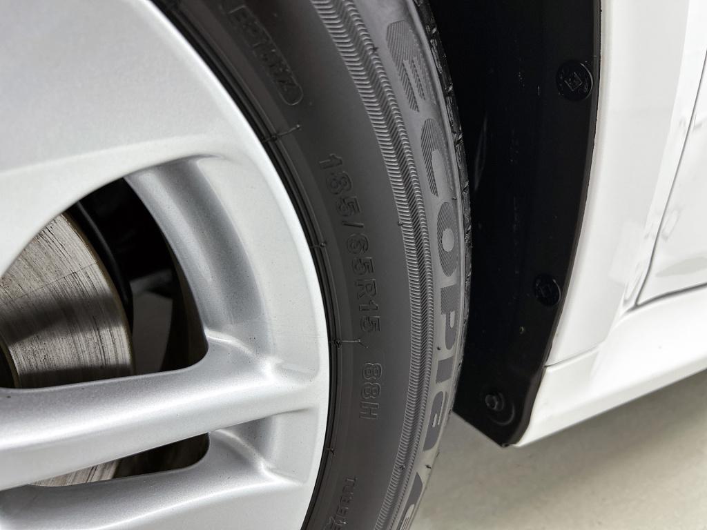 Mazda 2 Hybrid 1.5 centre-line climate control | stoelverwarming | camera