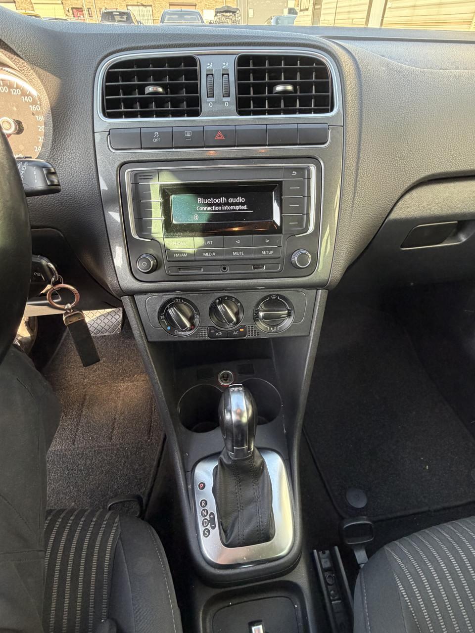 Volkswagen Polo 1.4-16v Highline 5 deurs AUTOMAAT DSG NAP ! ! !