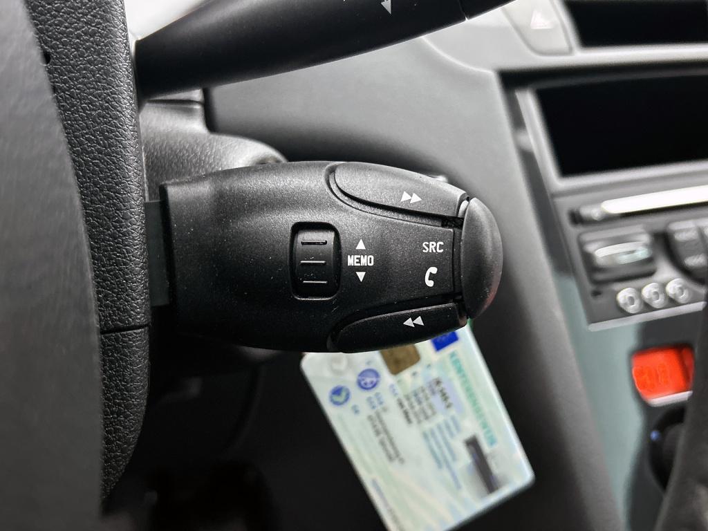 Peugeot 5008 130 pk style 7 persoons | rijklaar | trekhaak | panoramadak | 