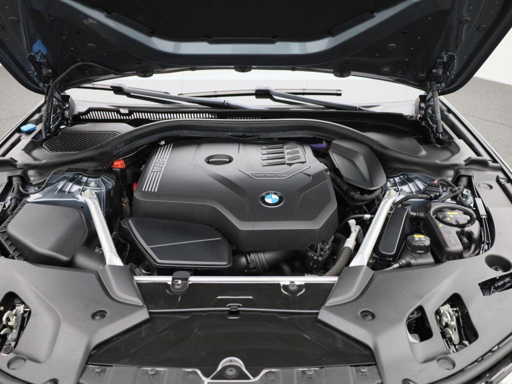 BMW 5 Serie touring 520i business edition plus | automaat | lmv | navigatie