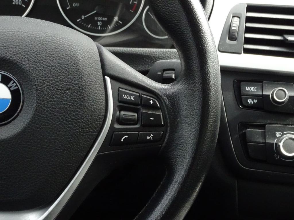 BMW 3-serie 320i executive automaat | 18" | afn. trekhaak | bluetooth