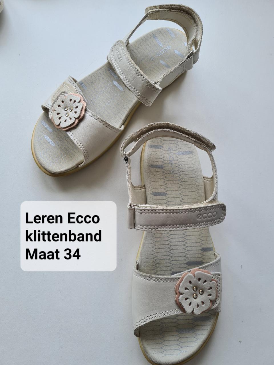 Ecru leren klittenband sandalen van Ecco  Maat 34