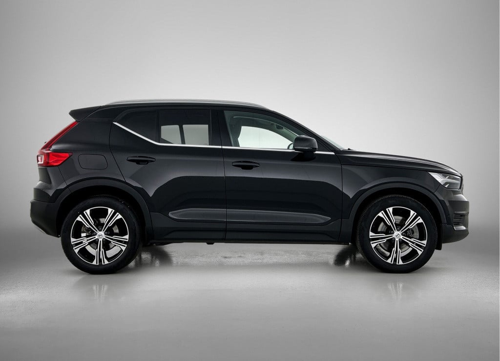Volvo XC40 1.5 t4 recharge inscription expression | 360 camera | navi
