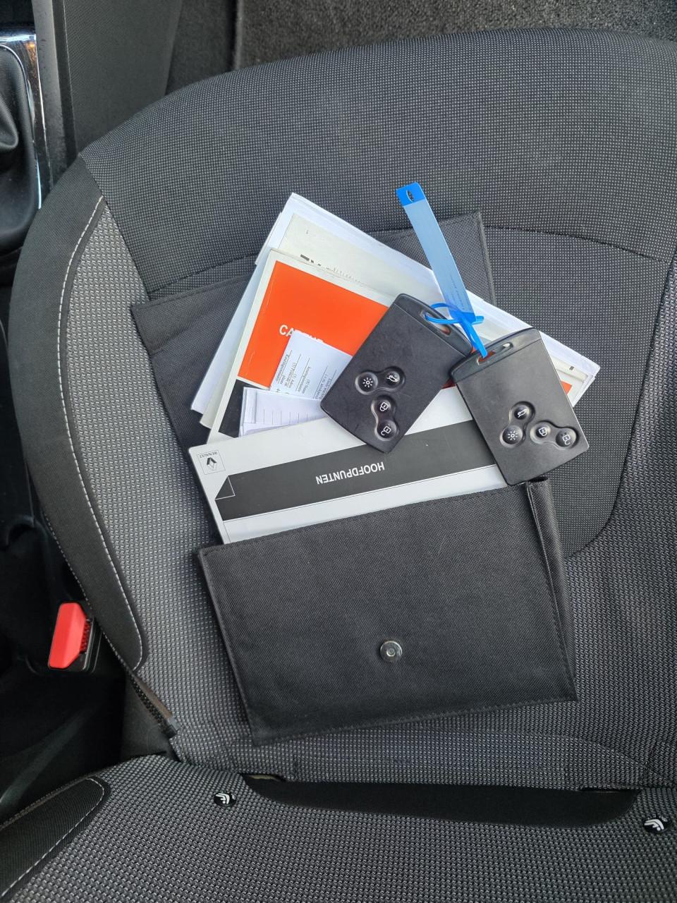 TE KOOP RENAULT CAPTUR 0.9 TCE DYNAMIQUE EURO 5  MET TREKHAAK