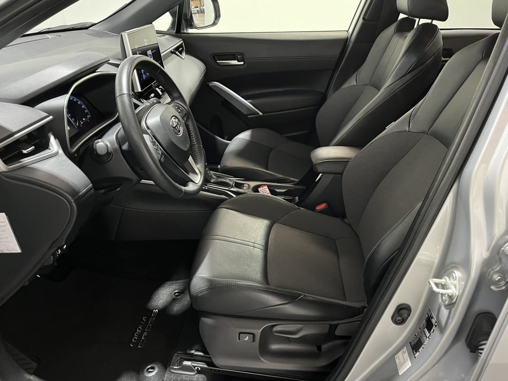 Toyota Corolla Cross 2.0 hp hybrid frist edition | bms | keyless | navi | t