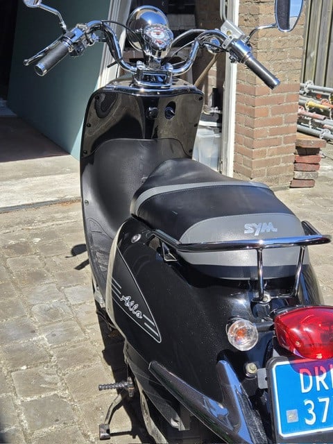 Retro scooter Sym Allo