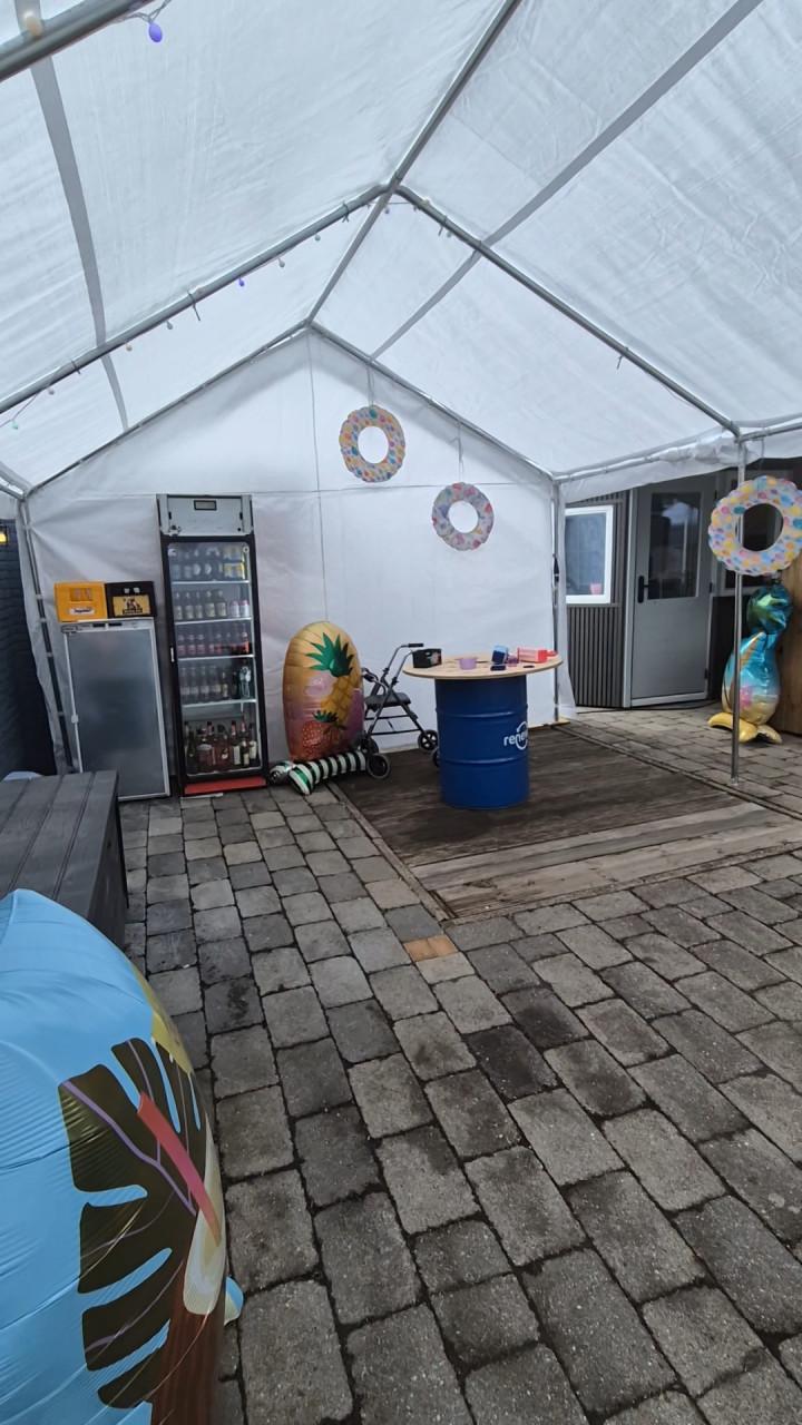 Te Leen/Huur/Koop Partytent 6 x 4 meter