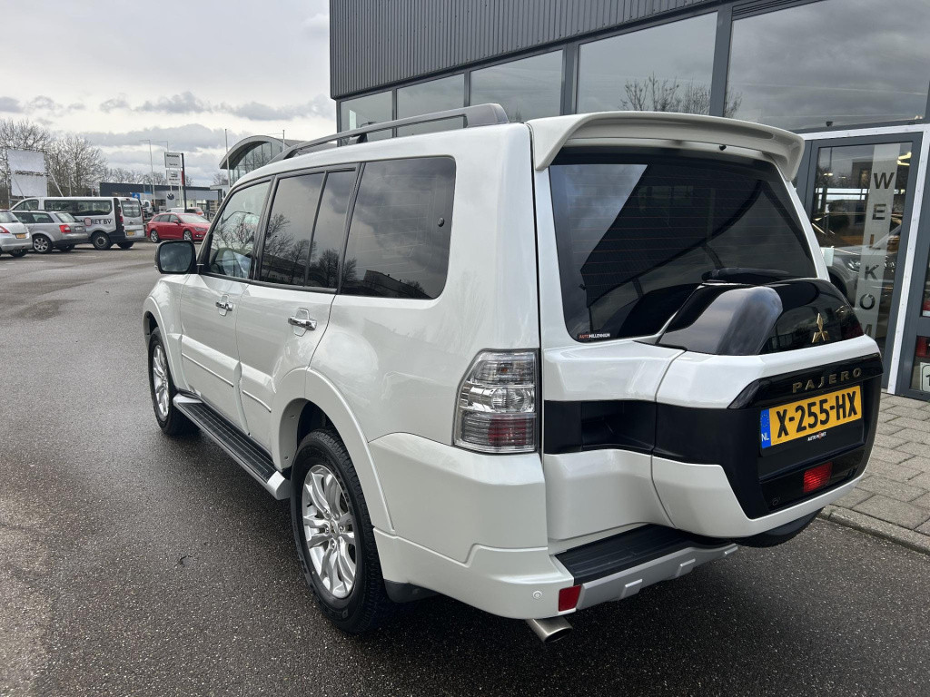 Mitsubishi Pajero 3.8 gls instyle mitsubishi pajero 3.8 di instyle