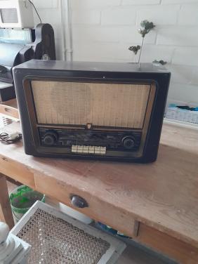 Oude werkende radio