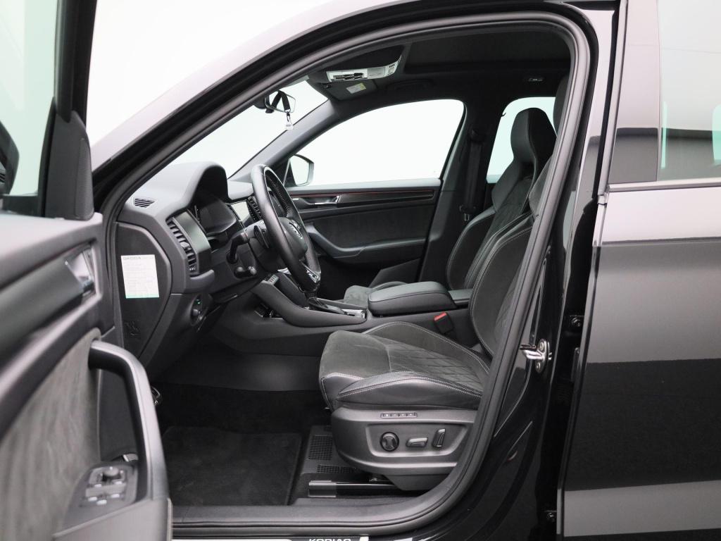 Skoda Kodiaq 1.5 tsi sportline business | panoramadak | trekhaak | sfeerver