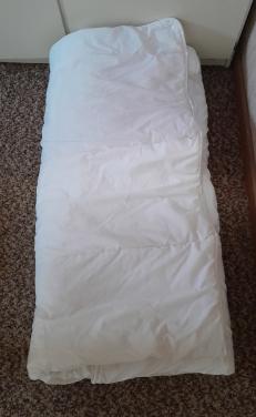 1 pers dekbed+toebehoren + hoofdkussen
