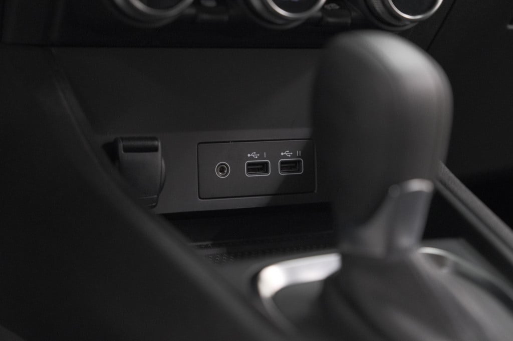Renault Captur tce 140 edc techno | camera | 9.3 inch groot scherm | stoelv