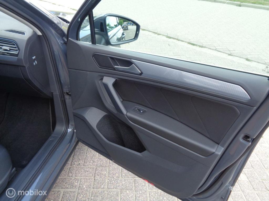 Volkswagen Tiguan 1.5 tsi elegance/airco/navi/panorama/virtual/vol leer/mem