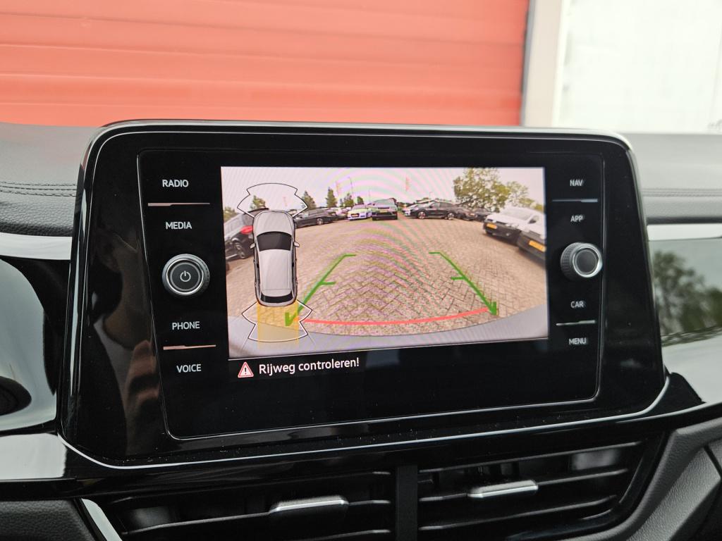 Volkswagen T-roc 1.5 tsi r-line business | acc | trekhaak | keyless
