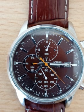 Twee horloges: Lorus vd57-x088 en Lorus vx42 – x240