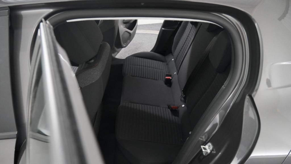 Peugeot 208 puretech 100 eat8 active | parkeersensoren | navigatie | apple 