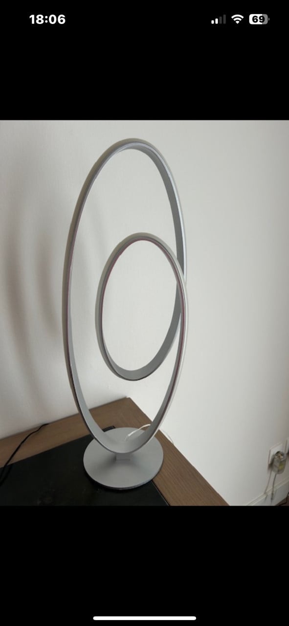 Massief eiken meubels + moderne verlichting