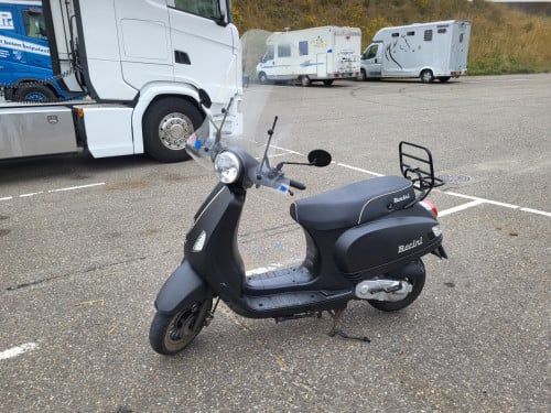 Te koop berini snorscooter igs