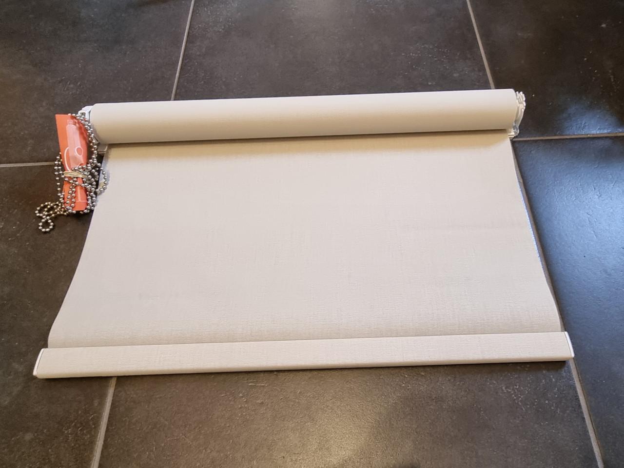 Rolgordijnen nieuw in verpakking. Hoog en smal. 2 stuks