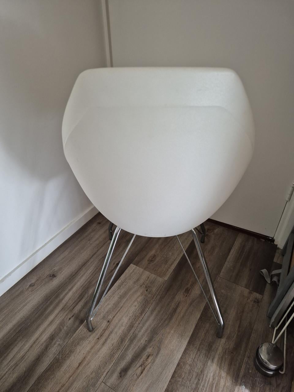 Stoel met kunststof zitting